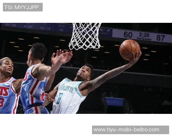 鲍威尔分析进攻困境：对手防守策略升级我队配合与跑动需加强